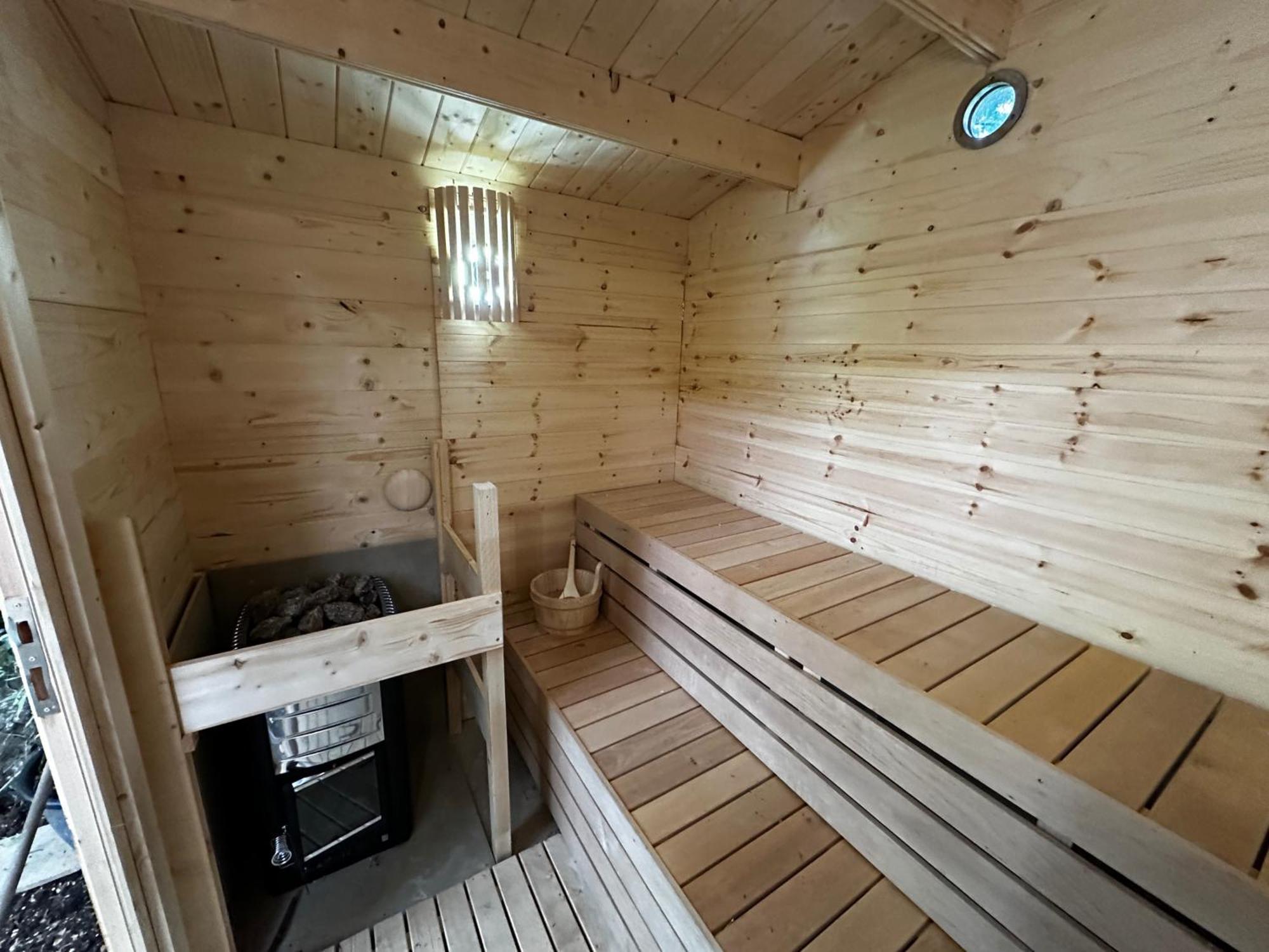 Retro Private Lodge With Hot Tub Nr Dartmoor Newton Abbot Buitenkant foto